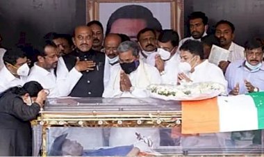 ಆಸ್ಕರ್ ಫರ್ನಾಂಡಿಸ್ ಪಾರ್ಥಿವ ಶರೀರ : ಕಾಂಗ್ರೆಸ್ ನಾಯಕರಿಂದ ಅಂತಿಮ ನಮನ