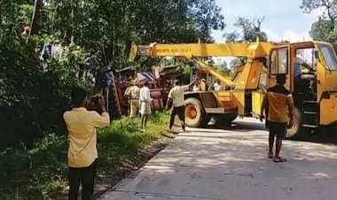 ಅಪಘಾತದಲ್ಲಿ ಟ್ಯಾಂಕರ್‌ನಿಂದ ಅನಿಲ ಸೋರಿಕೆ: ತಪ್ಪಿತು ಅನಾಹುತ