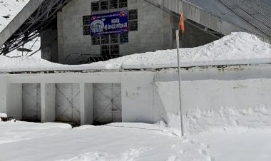 ಉತ್ತರಾಖಂಡನಲ್ಲೀಗ ಹಿಮದ ಕಾಟ: ಇಲ್ಲಿ ದೇವಸ್ಥಾನಗಳೆಲ್ಲ ಕ್ಲೋಸ್