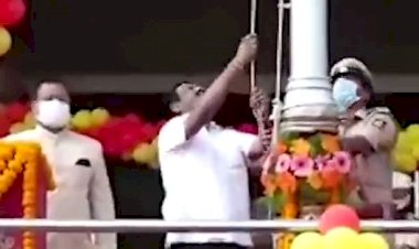 ಧಾರವಾಡದಲ್ಲಿ ಹರಡಿದ ಕನ್ನಡದ ಕಂಪು.. ಎಲ್ಲೆಲ್ಲೂ ಕನ್ನಡ.. ಕನ್ನಡ.. ಘೋಷಣೆ