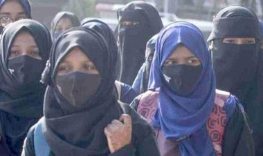 ಹಿಜಾಬ್‌ಗಾಗಿ ಪ್ರತಿಭಟನೆ: 12 ವಿದ್ಯಾರ್ಥಿನಿಯರ ಮೇಲೆ ಎಫ್‌ಐಆರ್