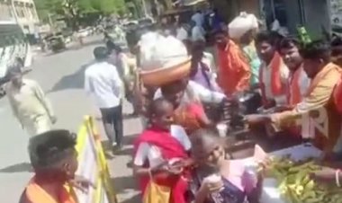 ಹುಬ್ಬಳ್ಳಿ: ಸಿದ್ಧಾರೂಢರ ಜಾತ್ರೆಯಲ್ಲಿ ಹಣ್ಣು ಹಾಲು ವಿತರಣೆ: ಸಾರ್ವಜನಿಕರ ದಾಹ ತೀರಿಸಿದ ಭಕ್ತರು