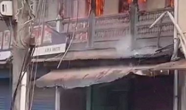 ಹುಬ್ಬಳ್ಳಿ ಬ್ರೇಕಿಂಗ್:  ಧಗ ಧಗಿಸಿದ ಸ್ವೀಟ್ ಅಂಗಡಿ :  ಆತಂಕದಲ್ಲಿ ಸ್ಥಳೀಯರು