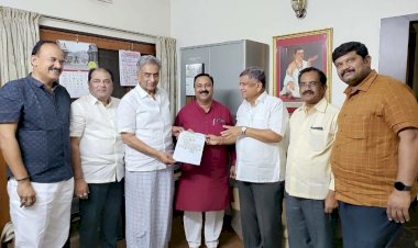 ಹುಬ್ಬಳ್ಳಿ: ಹೊರಟ್ಟಿ ಮನೆಗೆ ತೆರಳಿ ಬಿ ಫಾರ್ಮ್ ನೀಡಿದ ಮಾಜಿ ಸಿಎಂ, ಬಿಜೆಪಿ ಮುಖಂಡರು