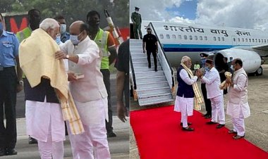 ಬೆಂಗಳೂರು: CM & ರಾಜ್ಯಪಾಲರಿಂದ ಗೌರವ ಸ್ವೀಕರಿಸಿದ ಪ್ರಧಾನಿ ಹೆಲಿಕ್ಯಾಪ್ಟರ್ ಮೂಲಕ ಕೊಮ್ಮಘಟ್ಟಕ್ಕೆ ಪ್ರಯಾಣ !