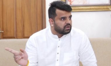 ಪ್ರಜ್ವಲ್‌ಗೆ ವಿದೇಶಾಂಗ ಸಚಿವಾಲಯದಿಂದ ಶೋಕಾಸ್ ನೋಟಿಸ್