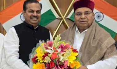 ಧಾರವಾಡ: ಇಂಧನ ದರ ಏರಿಕೆ ತಡೆಹಿಡಿಯುವಂತೆ ರಾಜ್ಯಪಾಲರಿಗೆ ಮನವಿ ಸಲ್ಲಿಸಿದ ನೀರಲಕೇರಿ