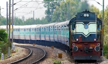 ಮಂಗಳೂರು: ರೈಲ್ವೆಹಳಿಯಲ್ಲಿ ಭೂಕುಸಿತ - 8 ರೈಲುಗಳು ರದ್ದು, ಕೆಲವು ರೈಲುಗಳ ಸಂಚಾರದಲ್ಲಿ ಬದಲಾವಣೆ