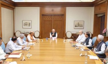 ಹೈವೋಲ್ಟೇಜ್‌ ಸಭೆಯಲ್ಲಿ ಮಹತ್ವದ ನಿರ್ಧಾರ - ಪಾಕ್‌ಗೆ ಜಲಬಾಂಬ್‌, ಪಾಕ್‌ ಪ್ರಜೆಗಳಿಗೆ ದೇಶ ಬಿಡಲು 48 ಗಂಟೆ ಗಡುವು!