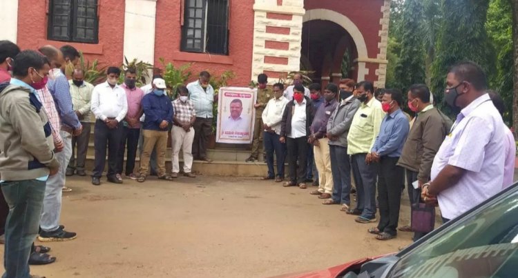 ಮೃತ ಪಾಲಿಕೆ ಸಿಬ್ಬಂದಿಗೆ ಪರಿಹಾರ ವಿತರಣೆ ಆಗ್ರಹ