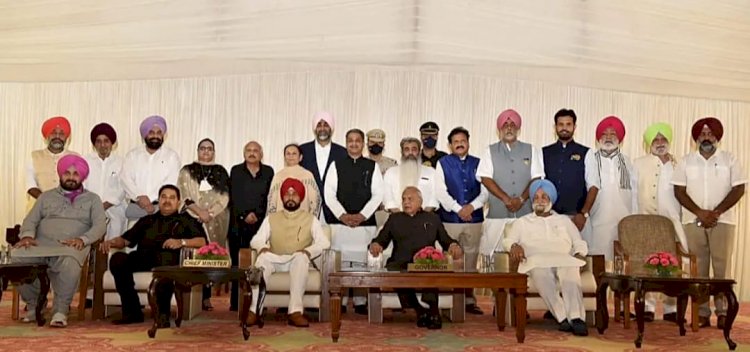 ಪಂಜಾಬ್ ನ ಚರಣಜಿತ್ ಸಿಂಗ್ ಚನ್ನಿ ಸಚಿವ ಸಂಪುಟ ವಿಸ್ತರಣೆ : 15 ಶಾಸಕರ ಪ್ರಮಾಣ ವಚನ