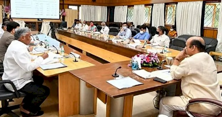 ಪೊಲೀಸರಿಗೆ ಸಿಹಿ ಸುದ್ದಿ ಕೊಟ್ಟ ಸರ್ಕಾರ: ಕ್ಯಾಬಿನೆಟ್​ ಸಭೆಯ ಪ್ರಮುಖ ನಿರ್ಣಯಗಳು ಇಲ್ಲಿದೆ ನೋಡಿ