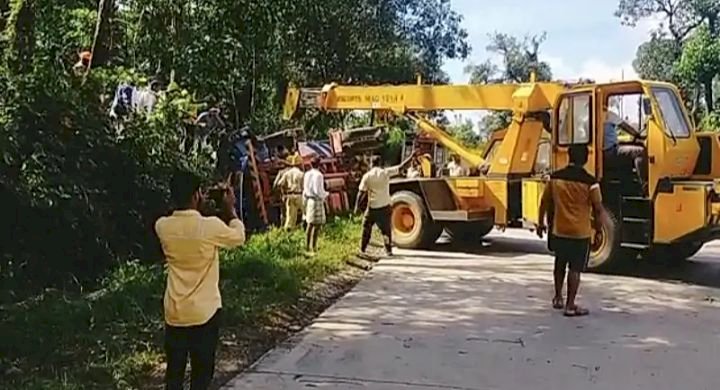 ಅಪಘಾತದಲ್ಲಿ ಟ್ಯಾಂಕರ್‌ನಿಂದ ಅನಿಲ ಸೋರಿಕೆ: ತಪ್ಪಿತು ಅನಾಹುತ