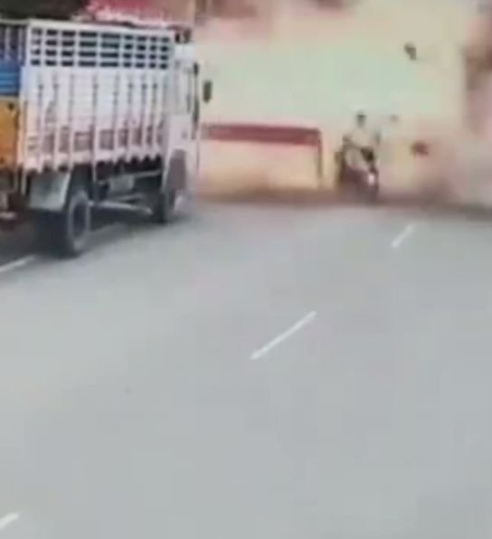 ಅಪ್ಪ-ಮಗನ ಜೀವವನ್ನೇ ಕಿತ್ತುಕೊಂಡ ದೀಪಾವಳಿ ಸಂಭ್ರಮದ ಪಟಾಕಿ.!