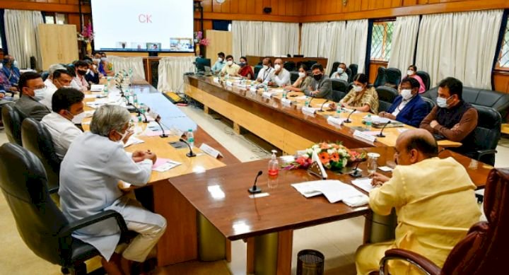 ಒಮಿಕ್ರಾನ್ ಕಂಟಕ : ಮದುವೆಗೆ 500 ಜನಕ್ಕೆ ಮಾತ್ರ ಅವಕಾಶ,ಹಲವು ಕಠಿಣ ನಿಯಮ ಜಾರಿ