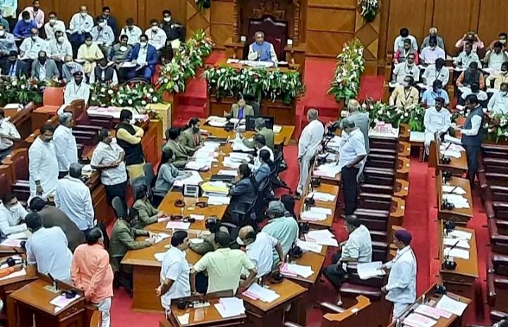 ವಿಧಾನ ಪರಿಷತ್‌ನ 14 ಜನ ಕಾಂಗ್ರೆಸ್‌ ಸದಸ್ಯರ ಅಮಾನತು