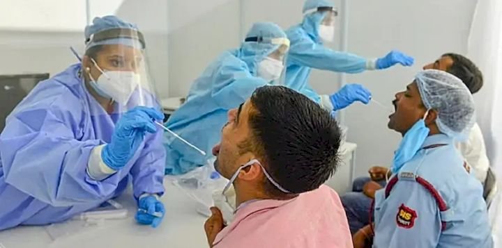 ಧಾರವಾಡ: ಜಿಲ್ಲೆಯಲ್ಲಿ ಕೊರೊನಾ ಭಾರಿ ಏರಿಕೆ- ಇಂದು 338 ಜನರಿಗೆ ಸೋಂಕು ದೃಢ