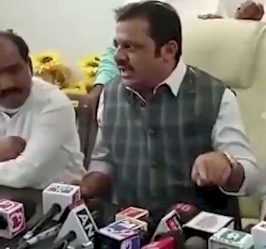 ಹುಬ್ಬಳ್ಳಿ: ಸಿಎಂ ಇಬ್ರಾಹಿಂ ಪಕ್ಷ ಬಿಟ್ಟು ಹೋಗಲ್ಲ; ಜಮೀರ್ ಅಹ್ಮದ್ ವಿಶ್ವಾಸ