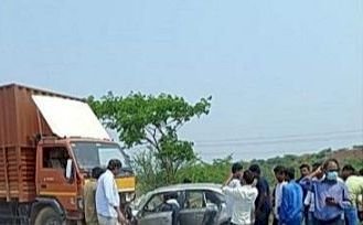 ಹುಬ್ಬಳ್ಳಿ ಬ್ರೇಕಿಂಗ್: ಕಾರು-ಕಂಟೇನರ್ ಢಿಕ್ಕಿ: ಏರ್ ಬ್ಯಾಗ್‌ನಿಂದ ಉಳಿಯಿತು ಇಬ್ಬರ ಪ್ರಾಣ