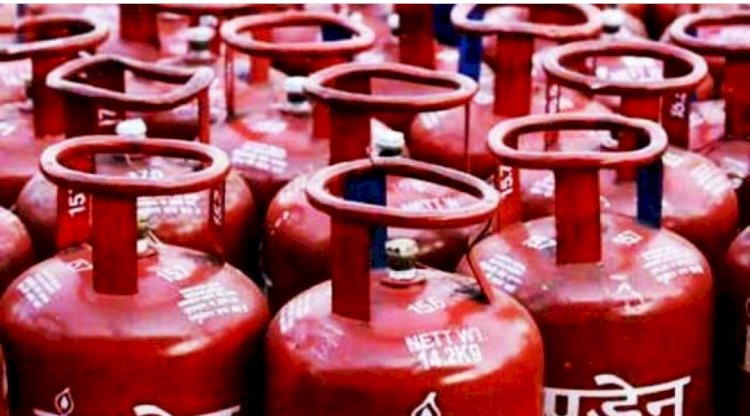 ಗ್ಯಾಸ್ ಸಿಲಿಂಡರ್ ಬೆಲೆ ಮತ್ತೆ ಏರಿಕೆ-ಸಾವಿರ ಗಡಿ ದಾಟಿದ ಗೃಹ ಬಳಕೆ ಸಿಲಿಂಡರ್ !