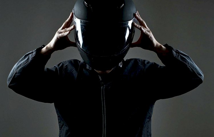 ಹೆಲ್ಮೆಟ್ ಸಡಿಲವಾಗಿ ಧರಿಸಿದ್ದರೂ ಬೀಳುತ್ತೆ ದಂಡ