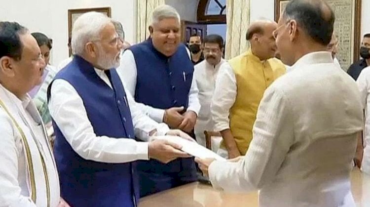 ಉಪರಾಷ್ಟ್ರಪತಿ ಚುನಾವಣೆಗೆ ನಾಮಪತ್ರ ಸಲ್ಲಿಕೆ