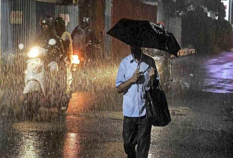 ಬೆಂಗಳೂರು: ರಾಜ್ಯದಲ್ಲಿ ಮುಂದುವರೆಯಲಿರುವ ಭಾರಿ ಮಳೆ; ಕರಾವಳಿ, ಮಲೆನಾಡು ಜಿಲ್ಲೆಗಳಿಗೆ ಆರೆಂಜ್ ಅಲರ್ಟ್.!