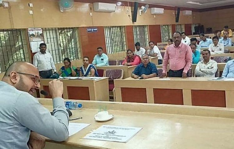 ಧಾರವಾಡ ಜಿಲ್ಲೆಯಲ್ಲಿ ಇಪ್ಪತ್ತು ಸಾವಿರಕ್ಕೂ ಅಧಿಕ ಜನರಿಗೆ ಕೌಶಲ್ಯಾಭಿವೃದ್ಧಿ ತರಬೇತಿ: ಡಿಸಿ