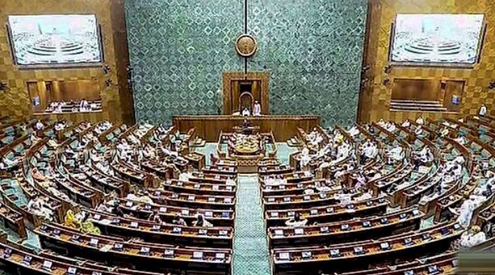 ಲೋಕಸಭೆಯಲ್ಲಿ ಮಹಿಳಾ ಮೀಸಲಾತಿ ವಿಧೇಯಕ ಅಂಗೀಕಾರ - ಮತದಾನದ ಮೂಲಕ ಐತಿಹಾಸಿಕ ಮಸೂದೆ ಅಂಗೀಕಾರ