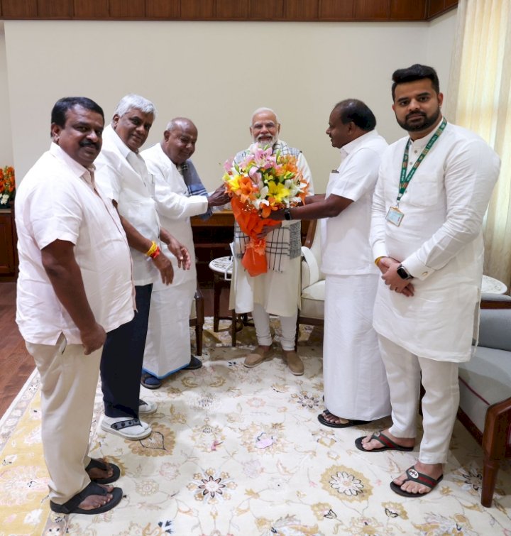 ಪಿಎಂ ಭೇಟಿ ಮಾಡಿ ಮಾಜಿ ಪ್ರಧಾನಿ ದೇವೇಗೌಡ ನಿಯೋಗ - ತೆಂಗು ಬೆಳೆಗಾರರಿಗೆ ನೆರವು ನೀಡುವಂತೆ ಮನವಿ