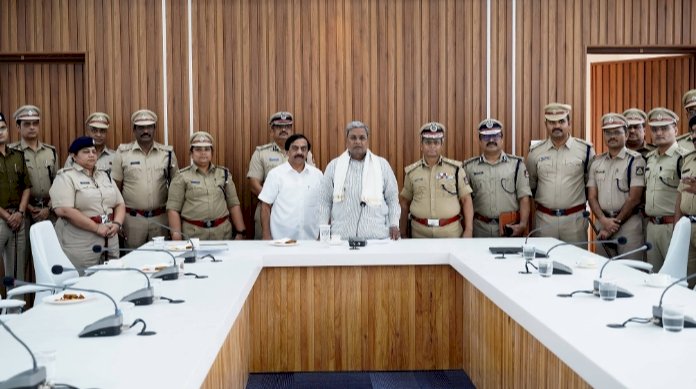 ಬೆಂಗಳೂರು : ಖಾಕಿದಾರಿಗಳೇ ಕಾನೂನು ಬಾಹಿರ ಕೆಲಸ ಮಾಡಿದರೆ ನಿರ್ದಾಕ್ಷಿಣ್ಯ ಕ್ರಮ - ಖಡಕ್ ವಾರ್ನ್ ಮಾಡಿದ ಸಿಎಂ