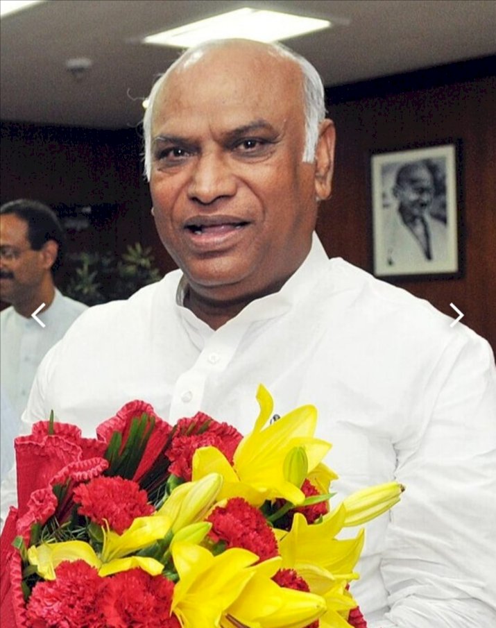 ನವದೆಹಲಿ : ಎಐಸಿಸಿ ಅಧ್ಯಕ್ಷ ಮಲ್ಲಿಕಾರ್ಜುನ ಖರ್ಗೆಗೆ 'ಇಂಡಿಯಾ' ಮೈತ್ರಿ ಕೂಟದ ಸಾರಥ್ಯ