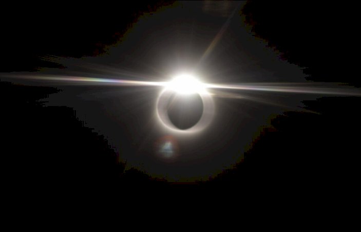 ಸಂಪೂರ್ಣ ಸೂರ್ಯ ಗ್ರಹಣ ಎದುರಿಸಲು ಉತ್ತರ ಅಮೆರಿಕ ಖಂಡದಲ್ಲಿ ಭಾರೀ ಸಿದ್ಧತೆ - ಅಂದು ಶಾಲೆಗಳಿಗೆ ರಜೆ