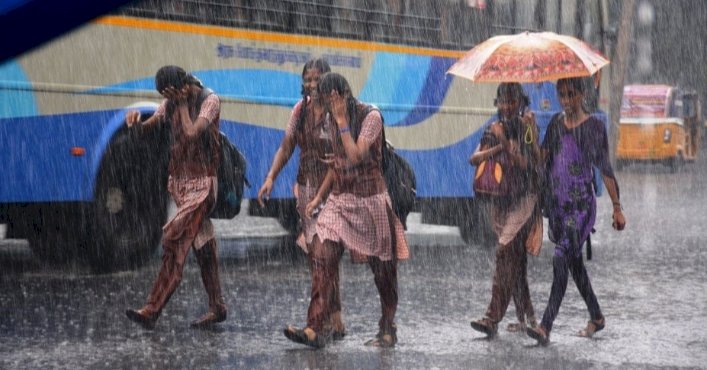 ಮಂಗಳೂರು : ರೆಡ್ ಅಲರ್ಟ್ ಹಿನ್ನೆಲೆ ಮಂಗಳವಾರ ದಕ್ಷಿಣ ಕನ್ನಡ ಜಿಲ್ಲೆಯ ಶಾಲಾ ಕಾಲೇಜಿಗೆ ರಜೆ