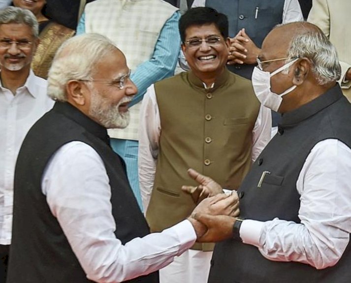 ಭಾಷಣ ಮಾಡುತ್ತಲೇ ಮಲ್ಲಿಕಾರ್ಜುನ ಖರ್ಗೆ ಅಸ್ವಸ್ಥ: ಕರೆ ಮಾಡಿ ಆರೋಗ್ಯ ವಿಚಾರಿಸಿದ ಮೋದಿ!