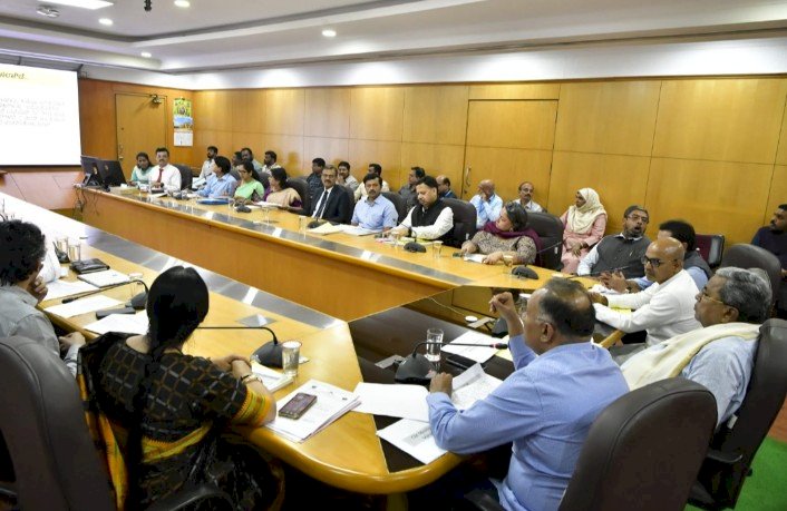 ಬೆಂಗಳೂರು : ಬಾಣಂತಿಯರ ಸರಣಿ ಸಾವು ಪ್ರಕರಣ - ಅಧಿಕಾರಿಗಳನ್ನ ತರಾಟೆಗೆ ತಗೆದುಕೊಂಡ ಸಿಎಂ ಸಿದ್ದರಾಮಯ್ಯ