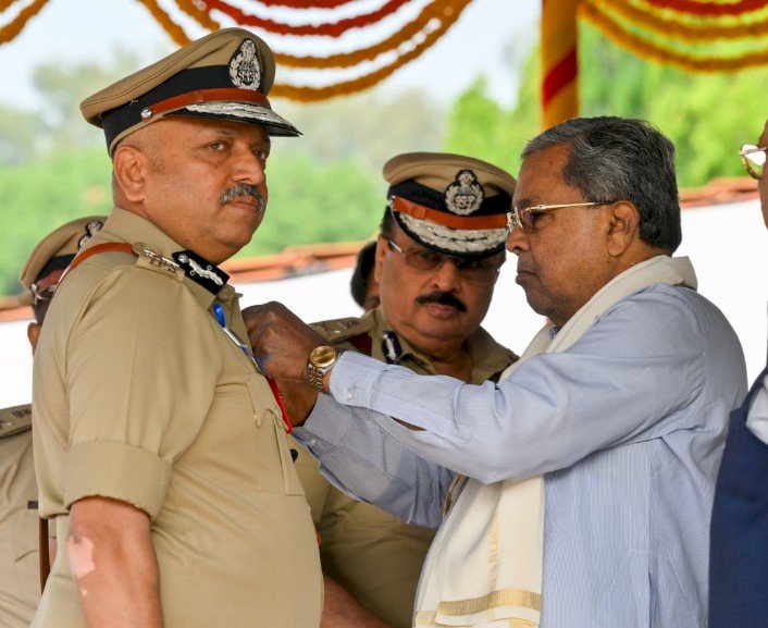 ರಾಜ್ಯ ಗುಪ್ತಚರ ಇಲಾಖೆ ನಿರ್ದೇಶಕ ಹೇಮಂತ್ ನಿಂಬಾಳ್ಕರ್ ಸೇರಿ 22 ಪೊಲೀಸರಿಗೆ ಮುಖ್ಯಮಂತ್ರಿ ಪದಕ ಪ್ರದಾನ