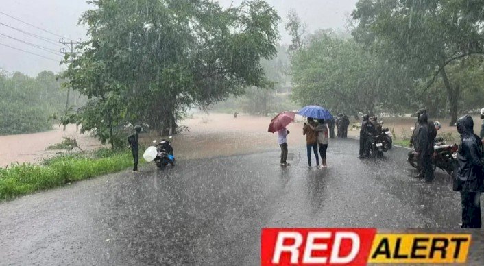 ನಾಳೆ ಧಾರವಾಡ ಜಿಲ್ಲೆಯಲ್ಲಿ ರೆಡ್ ಅಲರ್ಟ್ ಘೋಷಣೆ.. ಮುಂದಿನ ನಾಲ್ಕು ದಿನ ಭಾರೀ ಮಳೆಯಾಗುವ ಸಾಧ್ಯತೆ